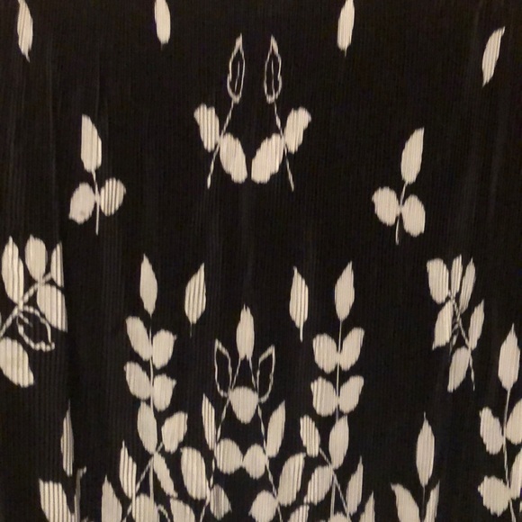 🦢🖤🦢Vintage Elegance - Picture 7 of 10